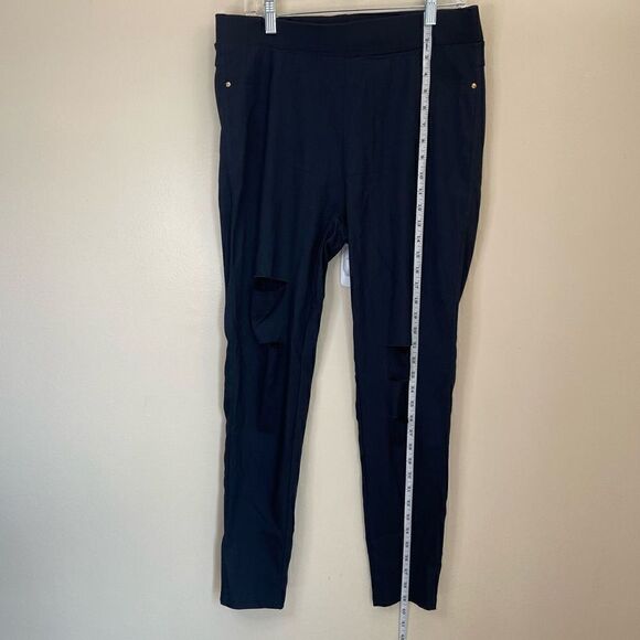 NEW!JVINI | Distressed| 2XLarge| Jegging| Cotton| Lots of stretch| Skinny leg - Picture 4 of 15